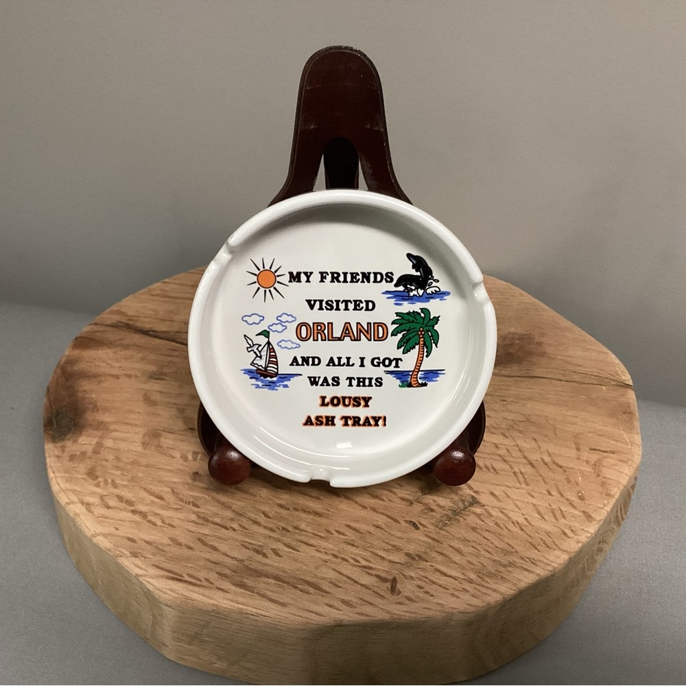 Ceramic - Porcelain - Orlando Florida Collectible Ashtray - Like New - Excellent